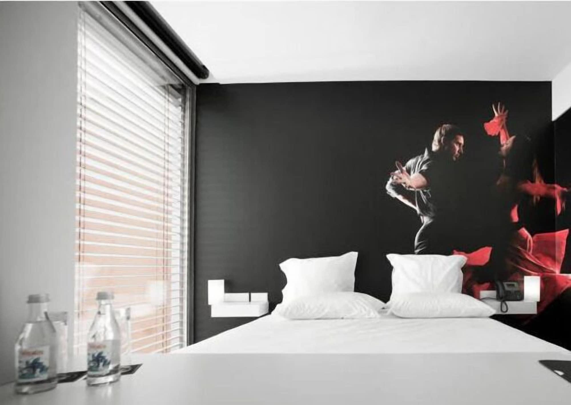 Design & Wine Hotel กามีนญา ภายนอก รูปภาพ