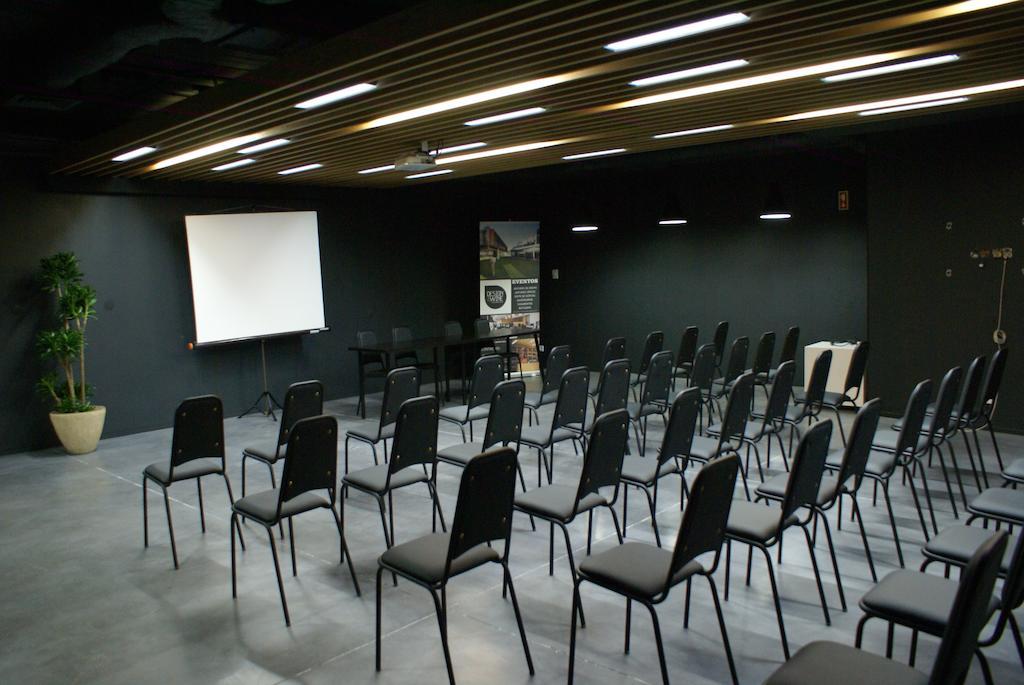 Design & Wine Hotel กามีนญา ภายนอก รูปภาพ