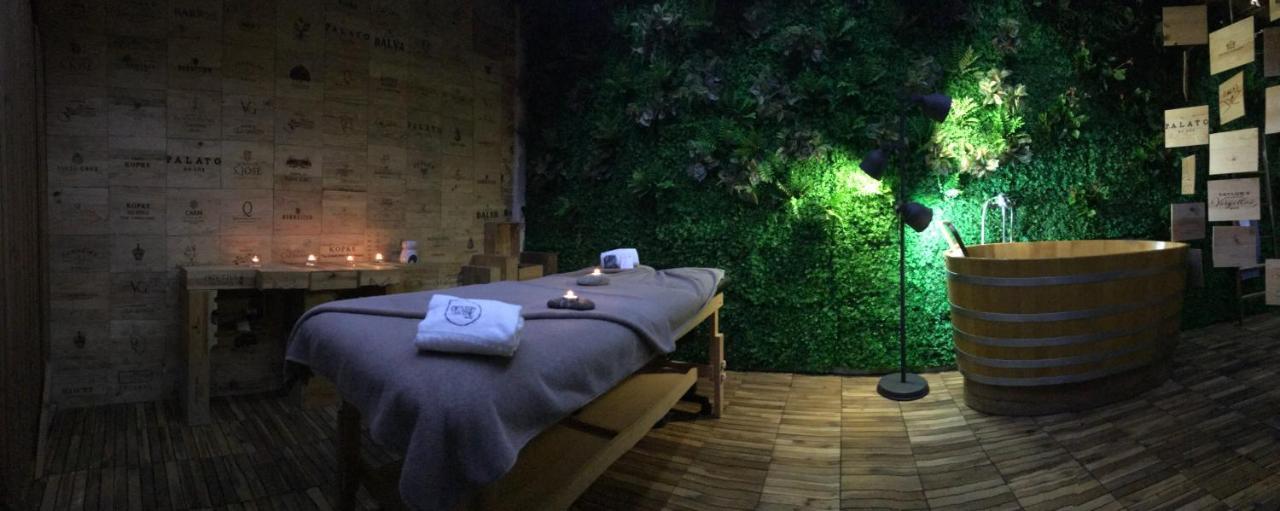 Design & Wine Hotel กามีนญา ภายนอก รูปภาพ
